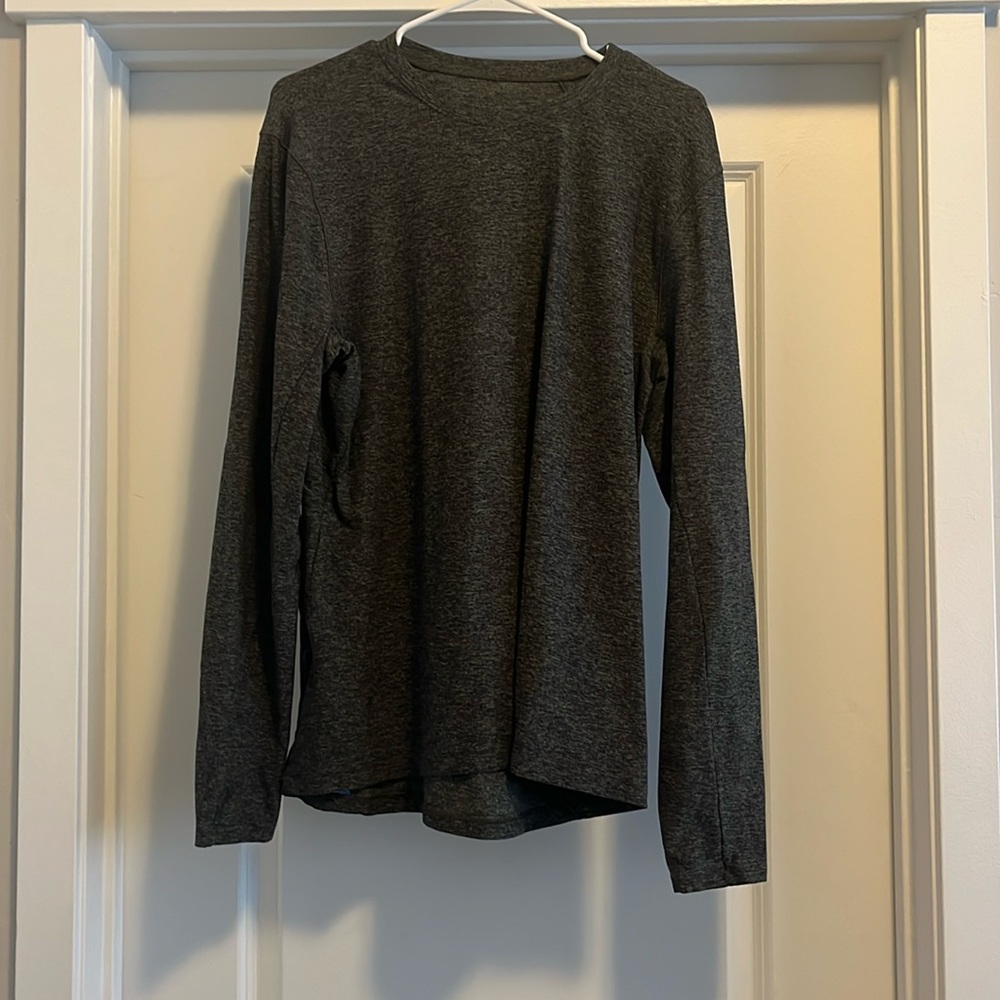 Men’s Lululemon shirt size L